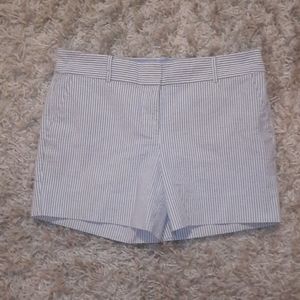 Ann Taylor Seersucker 6" shorts sz 8